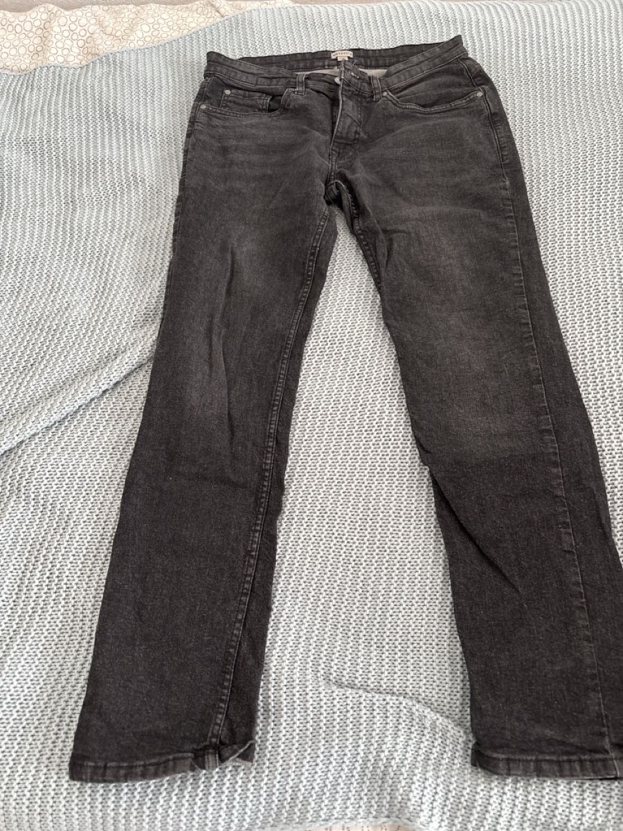 Lotti di vestiti: 4 Paar Jeans – Usato da Emmenbrücke venduto da Vicinolago 1