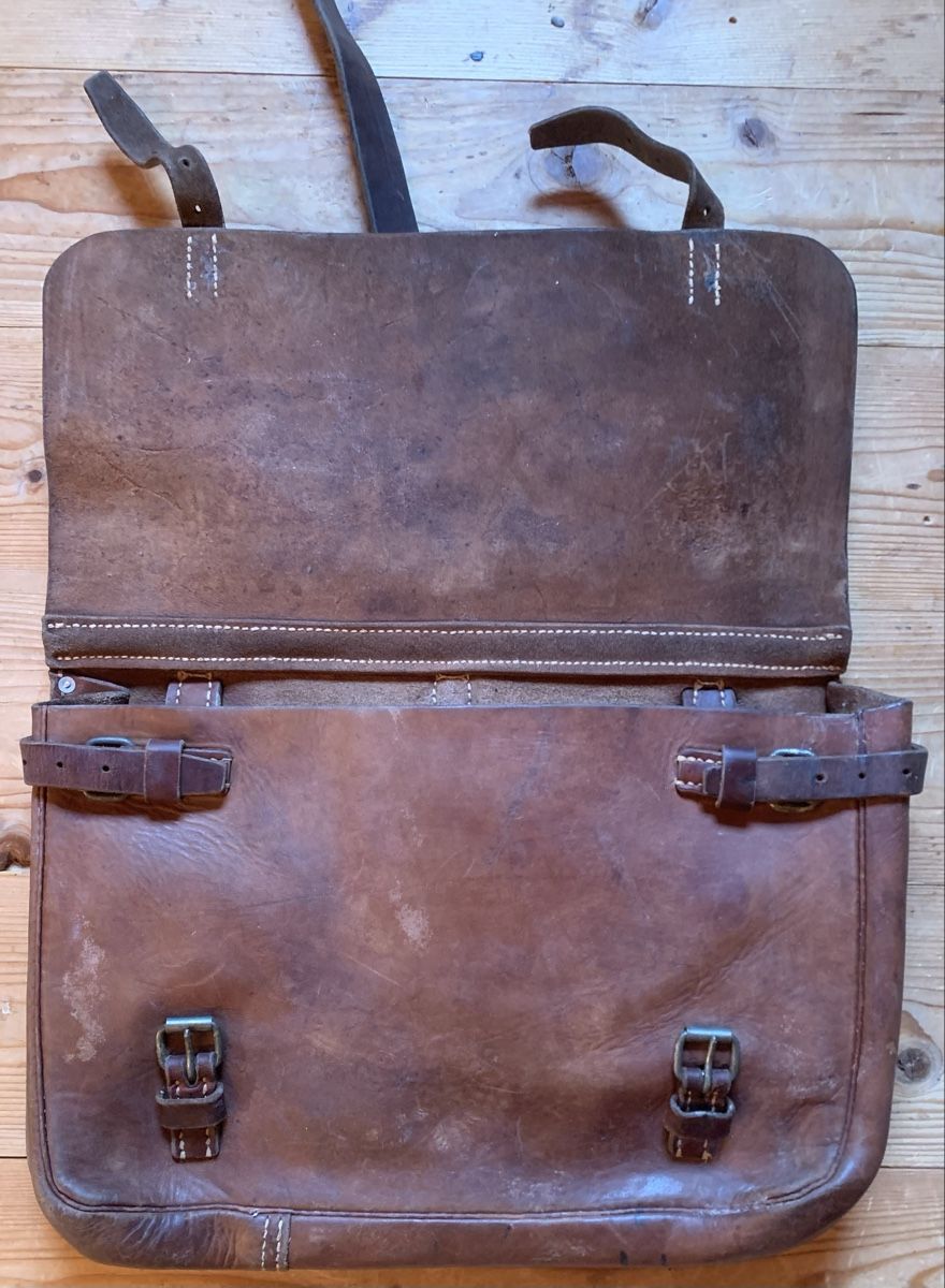 Schweizer Armee Borse: 2 Ledertaschen zu Bastsattel der CH Armee – Usato da Goldingen venduto da Bergler012 2