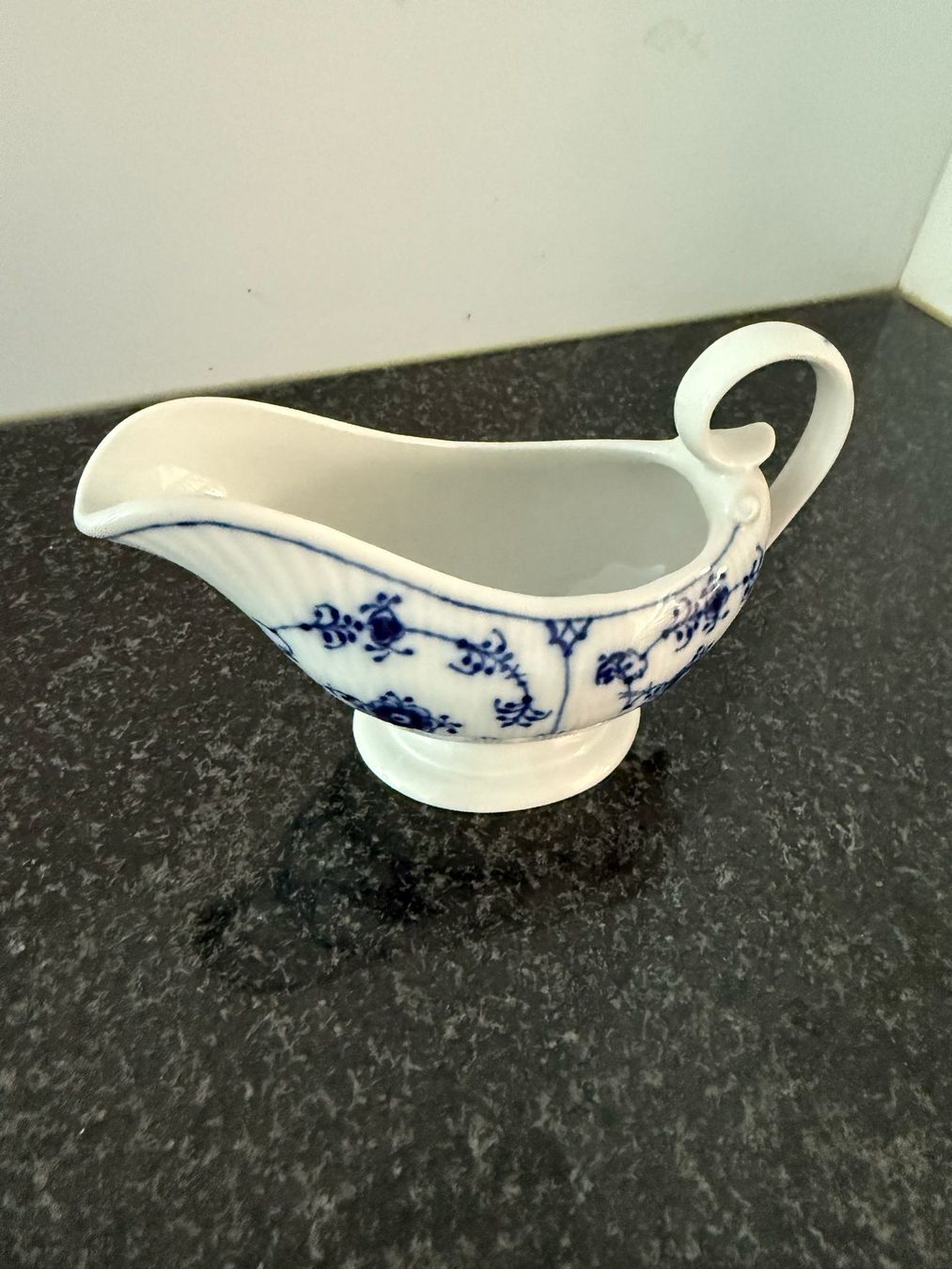 Royal Copenhagen Coupes: Royal Coppenhagen Saucière – D'occasion à Schaan par ali_km9b