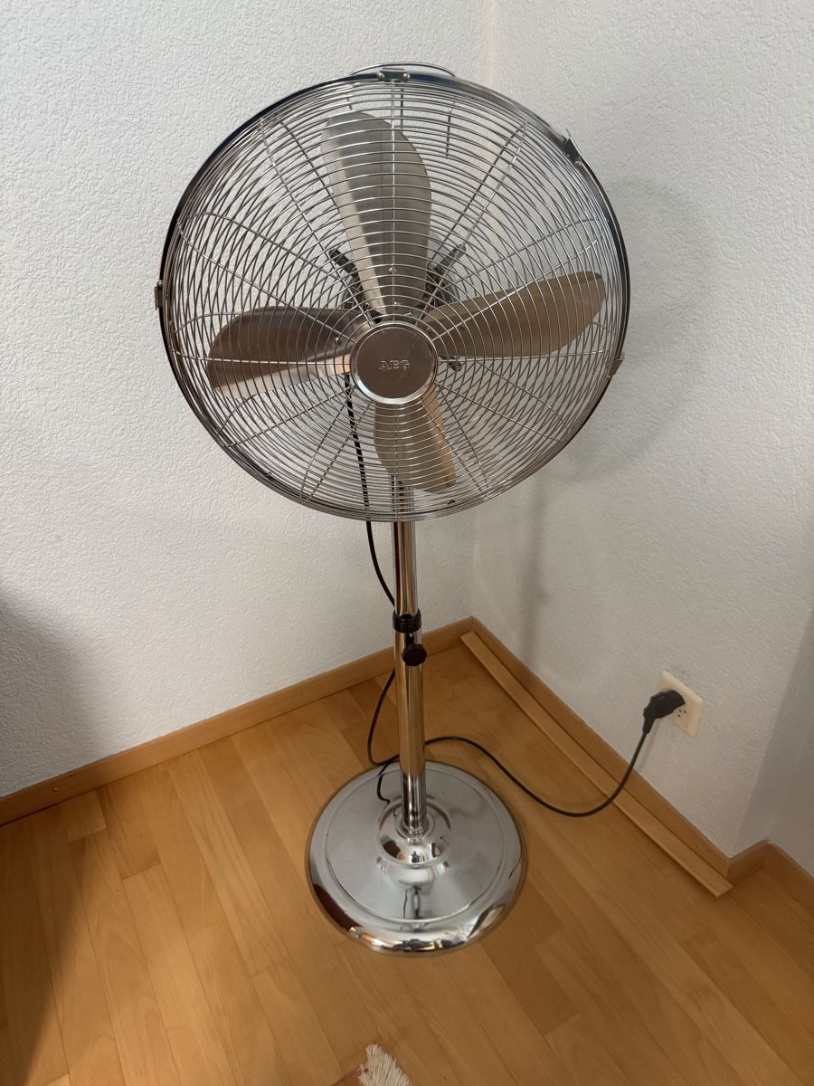 Ventilateurs: AEG Standventilator Chromstahl – D'occasion à Erlenbach ZH par pibooks