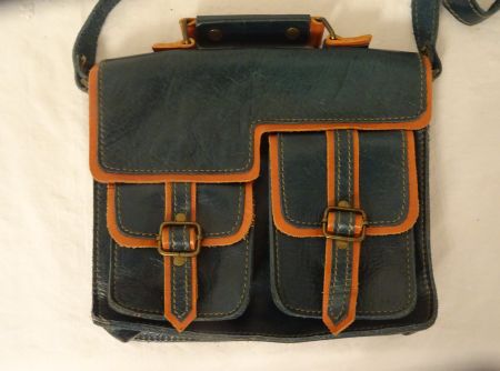 Vintage Umhänge Tasche Schultertasche Leder - Unikat, grün