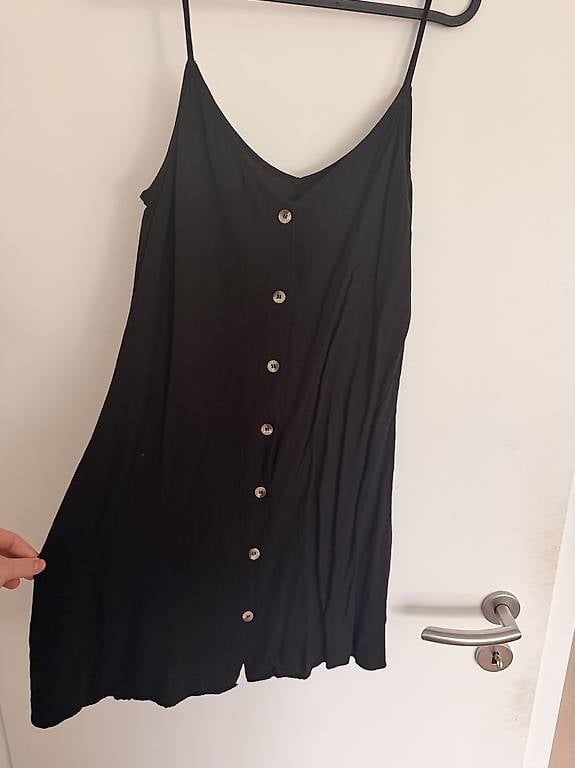 Vestiti: kurzes H&M Kleid – Usato da Neuenegg venduto da sina.lndr