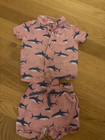Jojo Maman shark outfit pink size 12-18 months