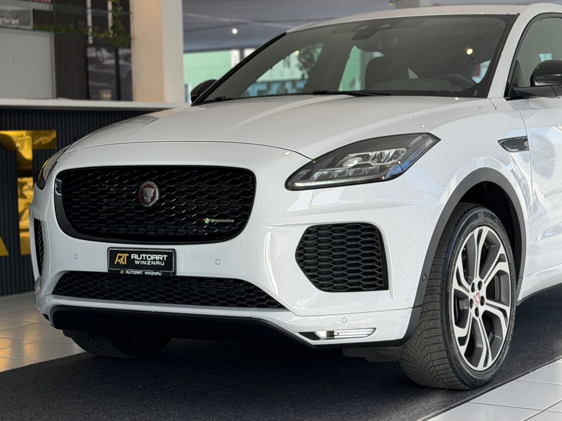 Jaguar Autos: JAGUAR E-Pace 2.0 P250 First Edition R-Dynamic SE AWD – Gebraucht aus Winznau von Autoart-Winznau 1
