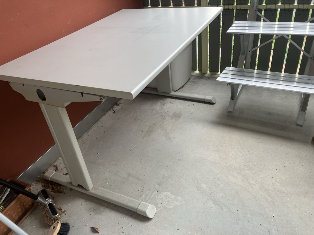 Tavoli: Tisch aus Metall (Basteln oder Büro) – Usato da Steffisburg venduto da xSelina_x