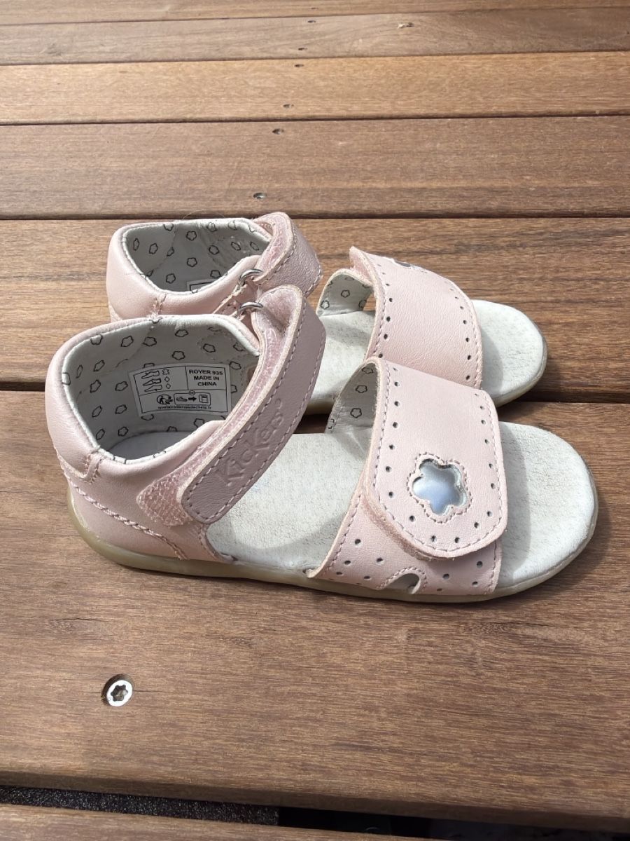 Kickers Schuhe für Mädchen: KICKERS Sandales 24-25 – Gebraucht aus Cartigny von l.luckuit