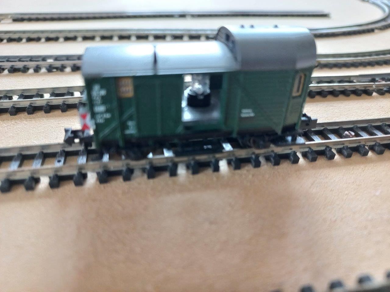 Fleischmann Modelleisenbahnen: Fleischmann Spur N Güterzugbegleitwagen – Gebraucht aus Pfäffikon / ZH von Pefkadett 2
