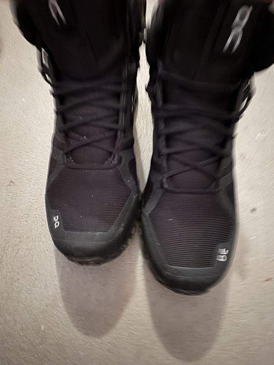 On Damenschuhe: ON Cloudrock  – Gebraucht aus Esslingen von Ursr1 1