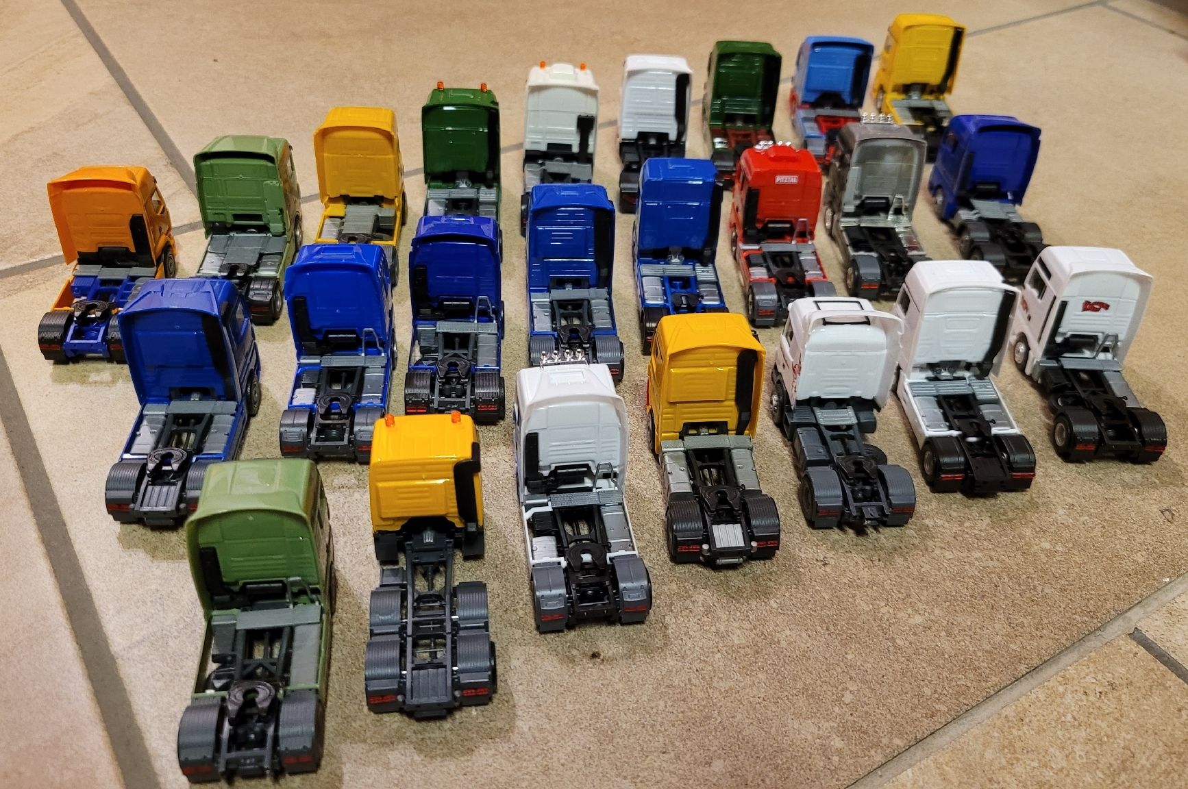 Herpa Modellbausätze & Standmodelle: Herpa LKW's 1:87 – Gebraucht aus Hettiswil von kuese85 5