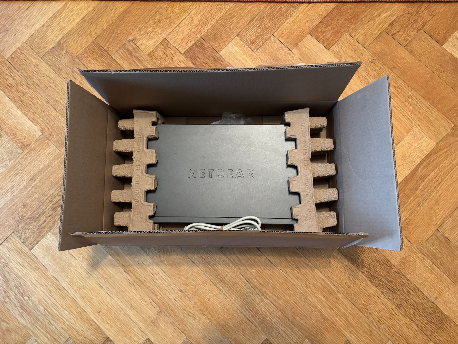 NETGEAR GS752TS Smart Switch 48 x Port (Gebraucht) in Biberist für CHF ...
