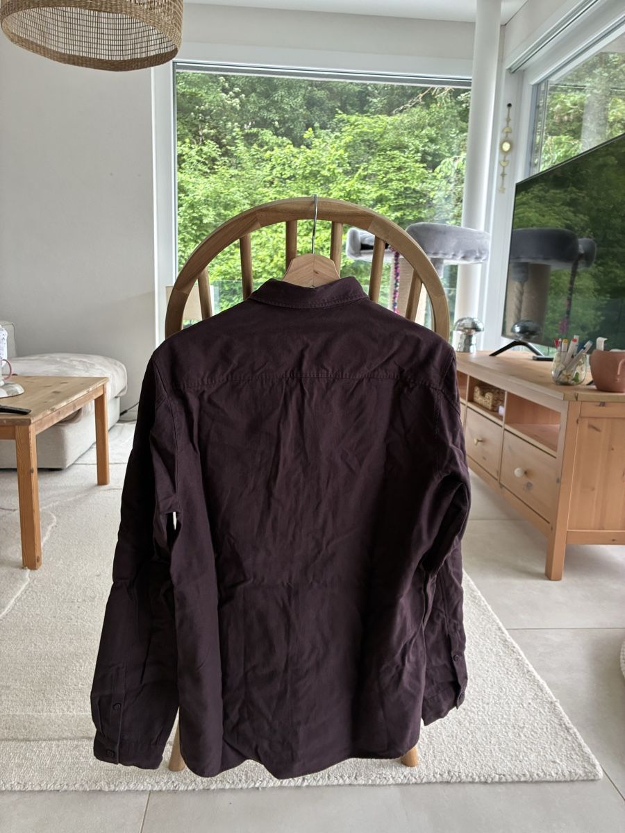Cos Hemden: Chemise COS bordeaux en taille S – Gebraucht aus Champlan von YForter 1