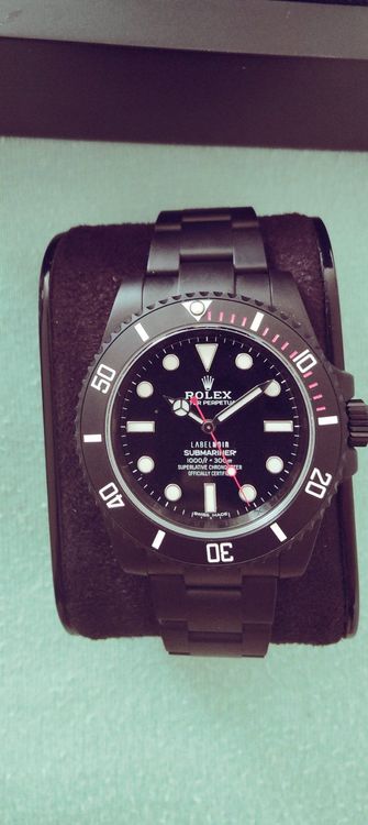 Label best sale noir submariner