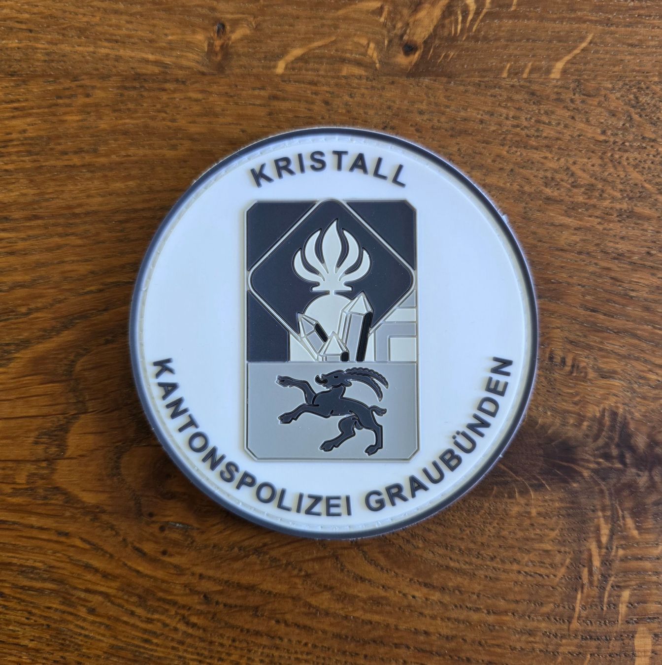 Placchette & Badge: Badge Kantonspolizei Graubünden Kristall – Nuovo (secondo la descrizione) da Alpnach Dorf venduto da ben_zb29