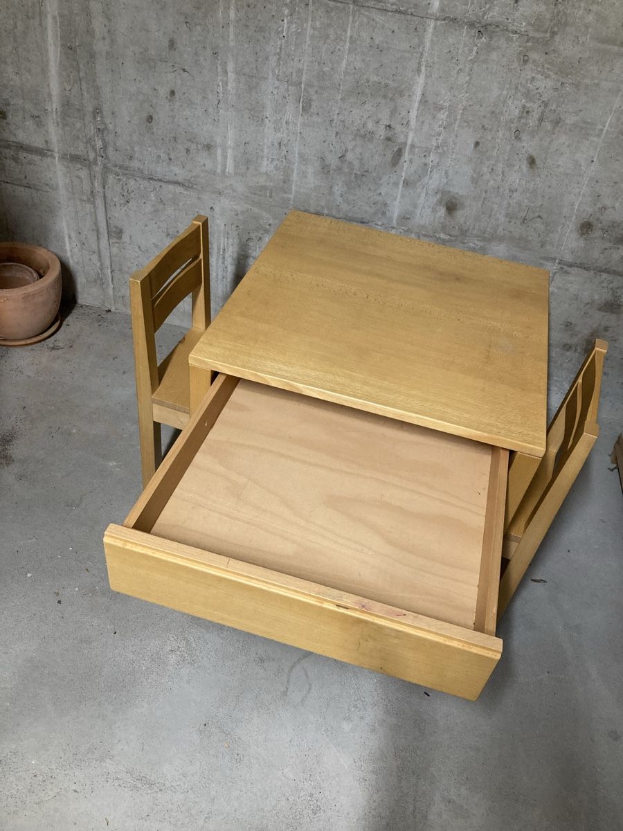 Tables: Kindertisch, handgemacht – D'occasion à Zürich par Sarah.ZH01 1