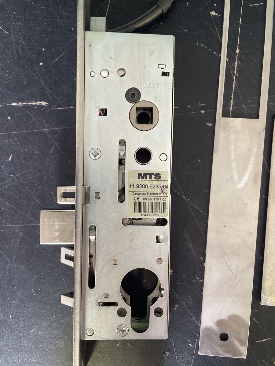 Schlösser: MTS 6135.94 oder 62135.94/ Elektromagnet Panikschloss – Gebraucht aus Dagmersellen von INEICHEN-MULTIMEDIA 1