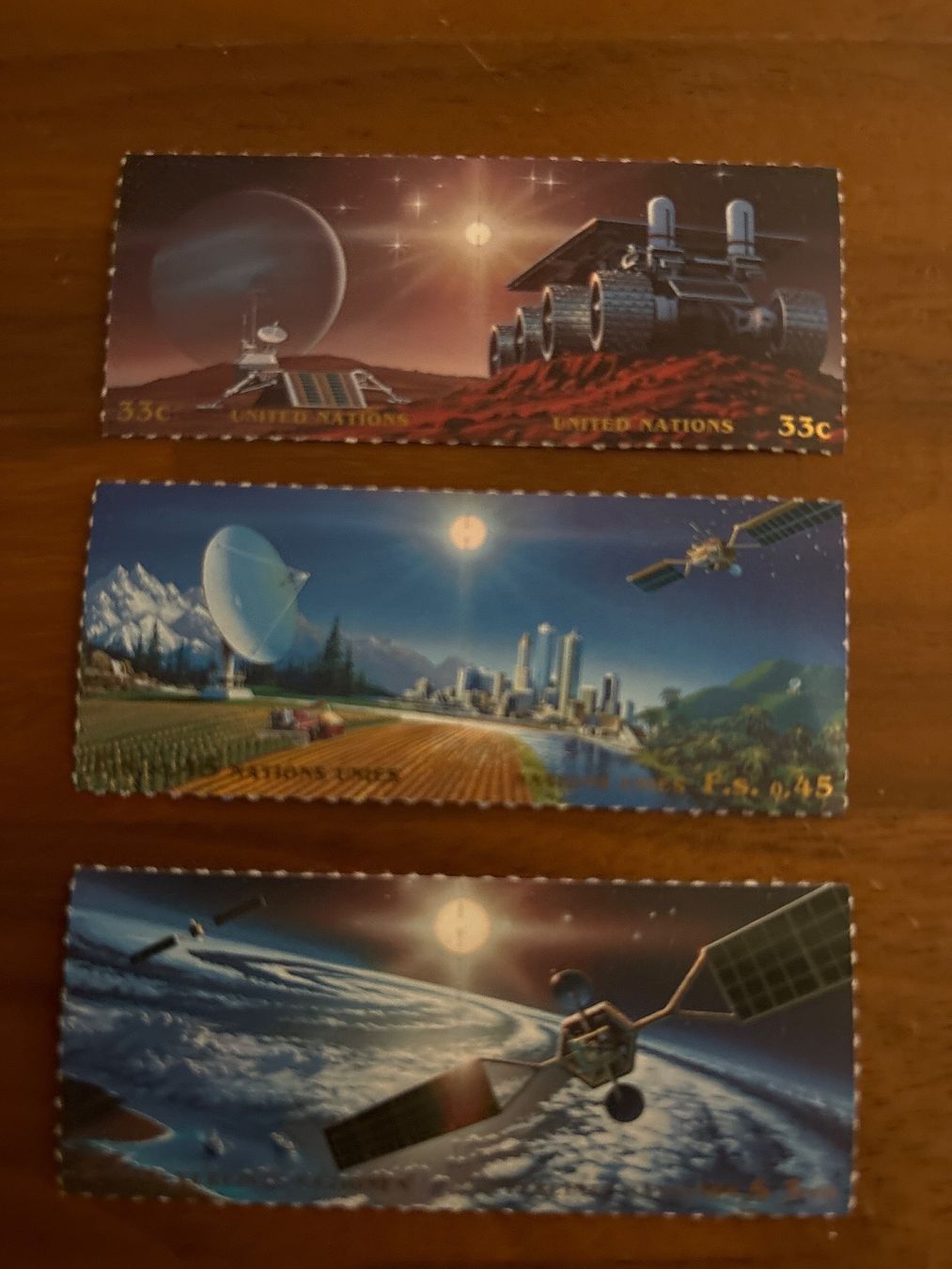 Tutti i francobolli: 3 Weltraum Briefmarken UN Satellit – Nuovo e nell'imballaggio originale da Zürich venduto da engebrunau