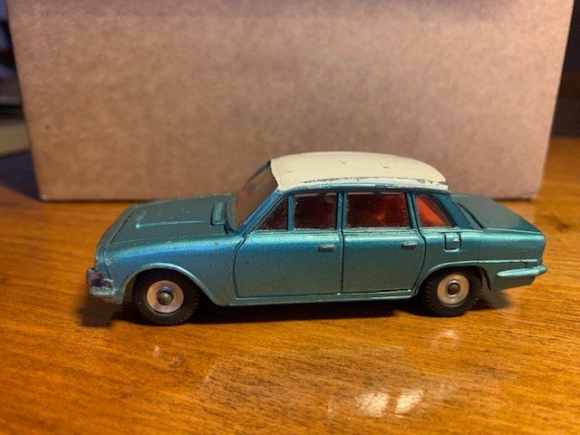 Dinky Toys Triumph 2000 Promotionnel Ref 135 No Corgi No Spot On No