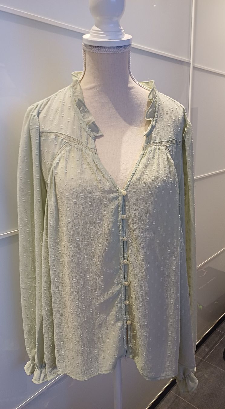 Camicette: Bluse Damen Langarm Crinkle-Optik Grösse M  – Usato da Arlesheim venduto da savina01