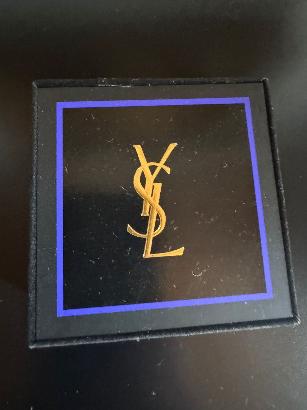 Saint Laurent Spille & Fermagli: Yves Saint Laurent Krawattenklammer Silberfarbe Box – Nuovo (secondo la descrizione) da Winterthur venduto da Dejv 3