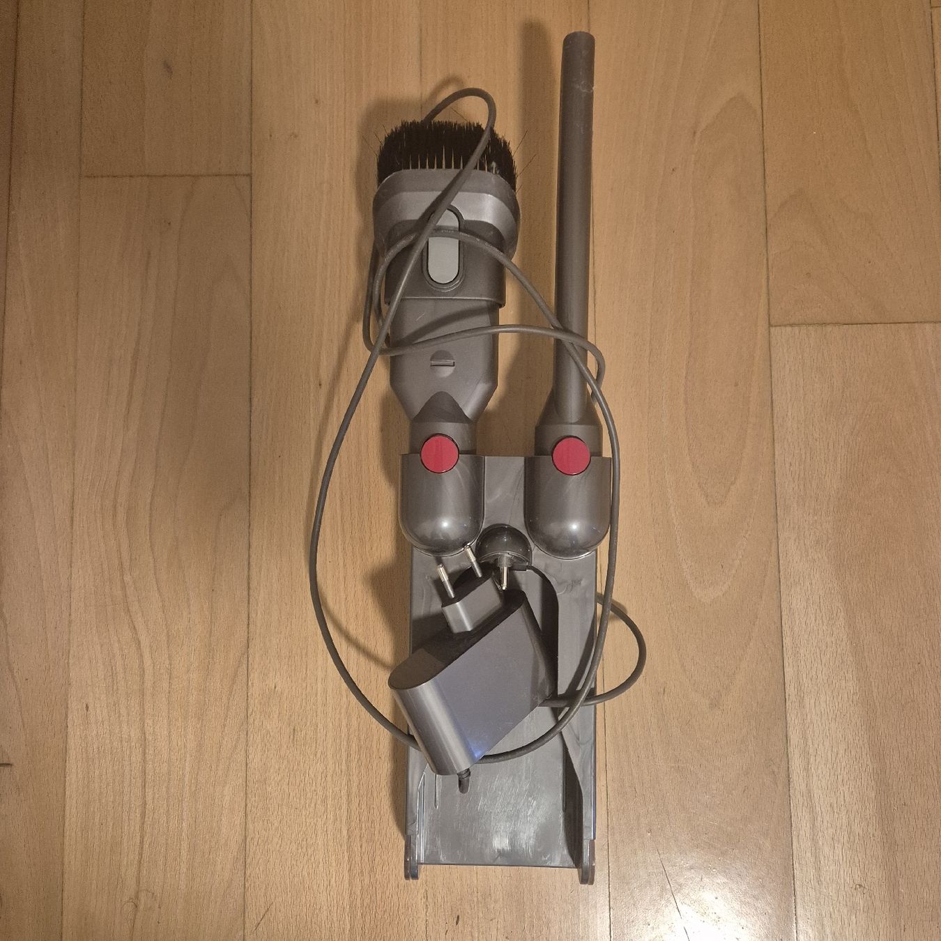 Dyson Aspirateurs & Accessoires: Dyson Cyclone V10 – D'occasion à Beckenried par Charles007 2