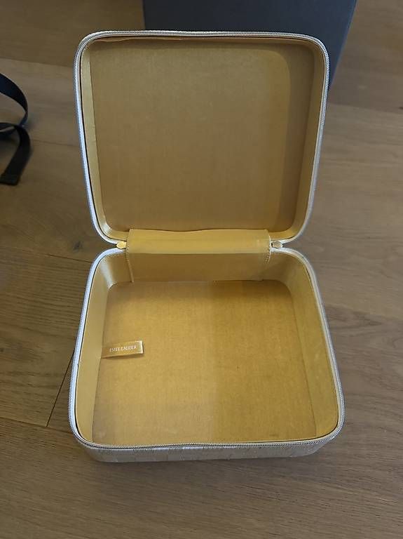 Estée Lauder Custodie per cosmetici: Estee Lauder Box / Necessaire neu! – Usato da Volketswil venduto da Jan.17 3