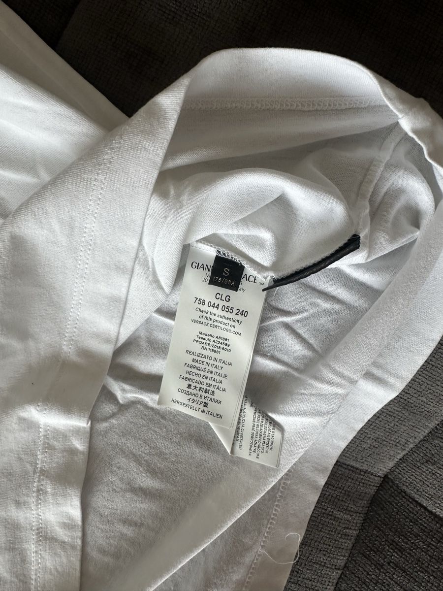 Versace T-shirt: T-Shirt Versace Weiss Grösse S  – Usato da Chur venduto da lululemooon 3
