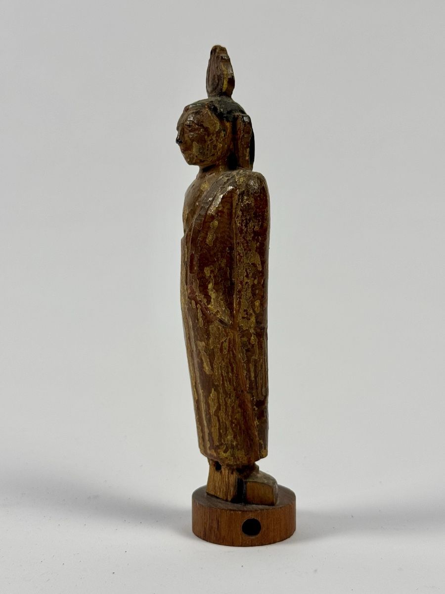 Statuette: Antico Bouddha in legno scolpito – Usato da Genève venduto da Atelier.Curio 2