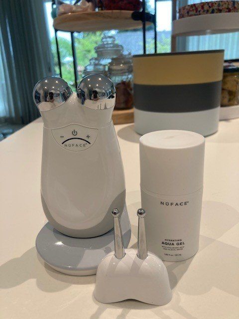 NuFACE Trinity Facial Toning Device & Eye and Lip Enhancer (Gebraucht ...