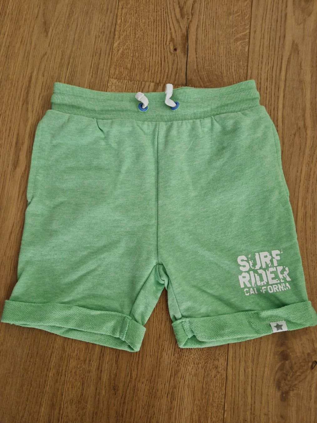 Pantaloni: Shorts Sommer 2 Stück Gr. 116 – Usato da Davos-Dorf venduto da Bpelikan 1