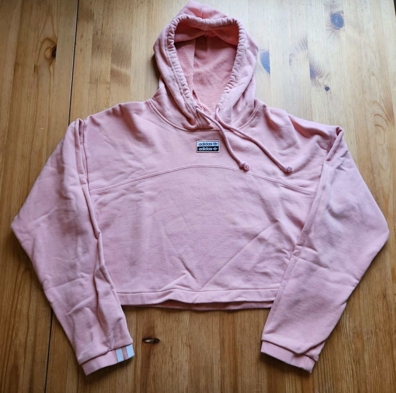 Adidas Maglioni & Felpe: Cropped Sweater adidas Grösse S retro Pullover Hoodie – Usato da Hägglingen venduto da United-Village-Trade