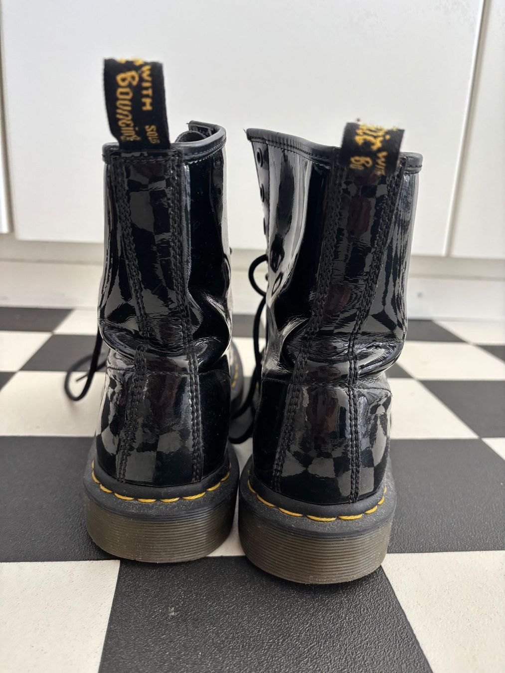 Dr. Martens Chaussures femmes: Dr Martens Lack-Leder – D'occasion à Zürich par lui_r26y 1