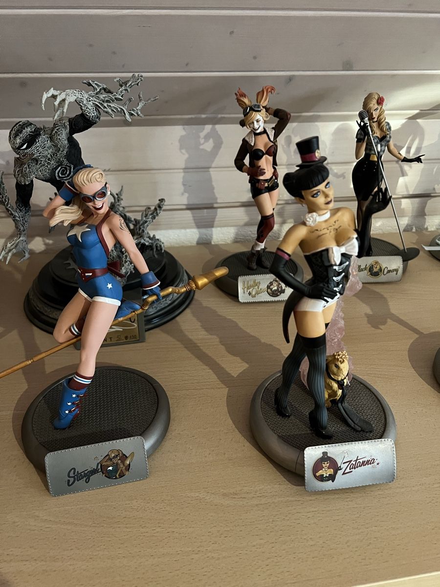 Statuette: DC Bombshells Vintage Art Statues + 2 Special Statues – Nuovo (secondo la descrizione) da Biel/Bienne venduto da vespa92 2