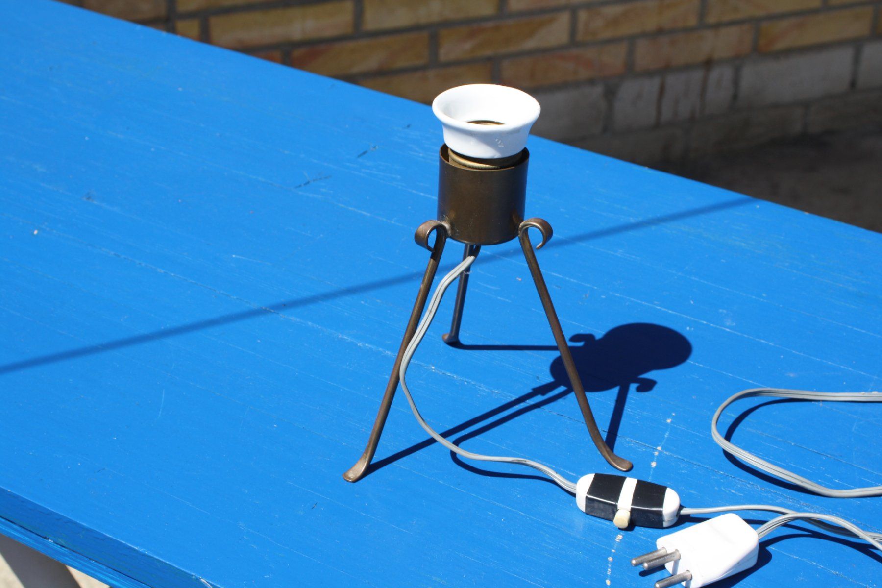 Lampade: ANTIKE LAMPE OHNE SCHIRM – Usato da Wauwil venduto da Pneuedy 1