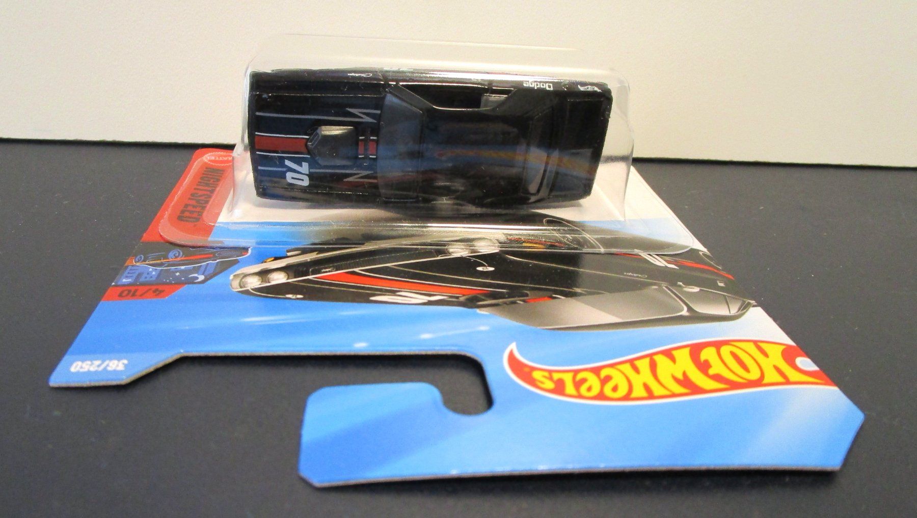 Dodge Modellini d'auto: HOT WHEELS '70 DODGE HEMI CHALLENGER - JJK79 – Nuovo e nell'imballaggio originale da Chêne-Bourg venduto da breno56 1