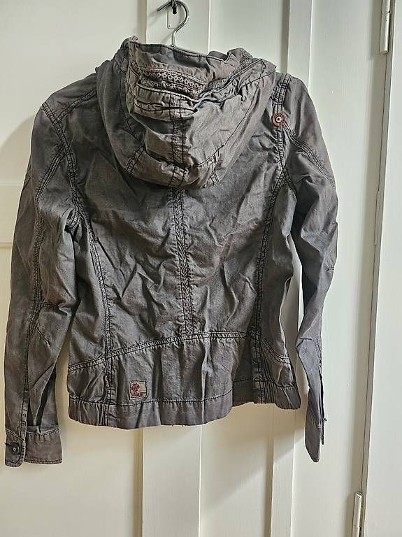 Khujo Giacche: Khujo bequeme Übergangsjacke – Usato da Bern venduto da Tashmi_BE 4