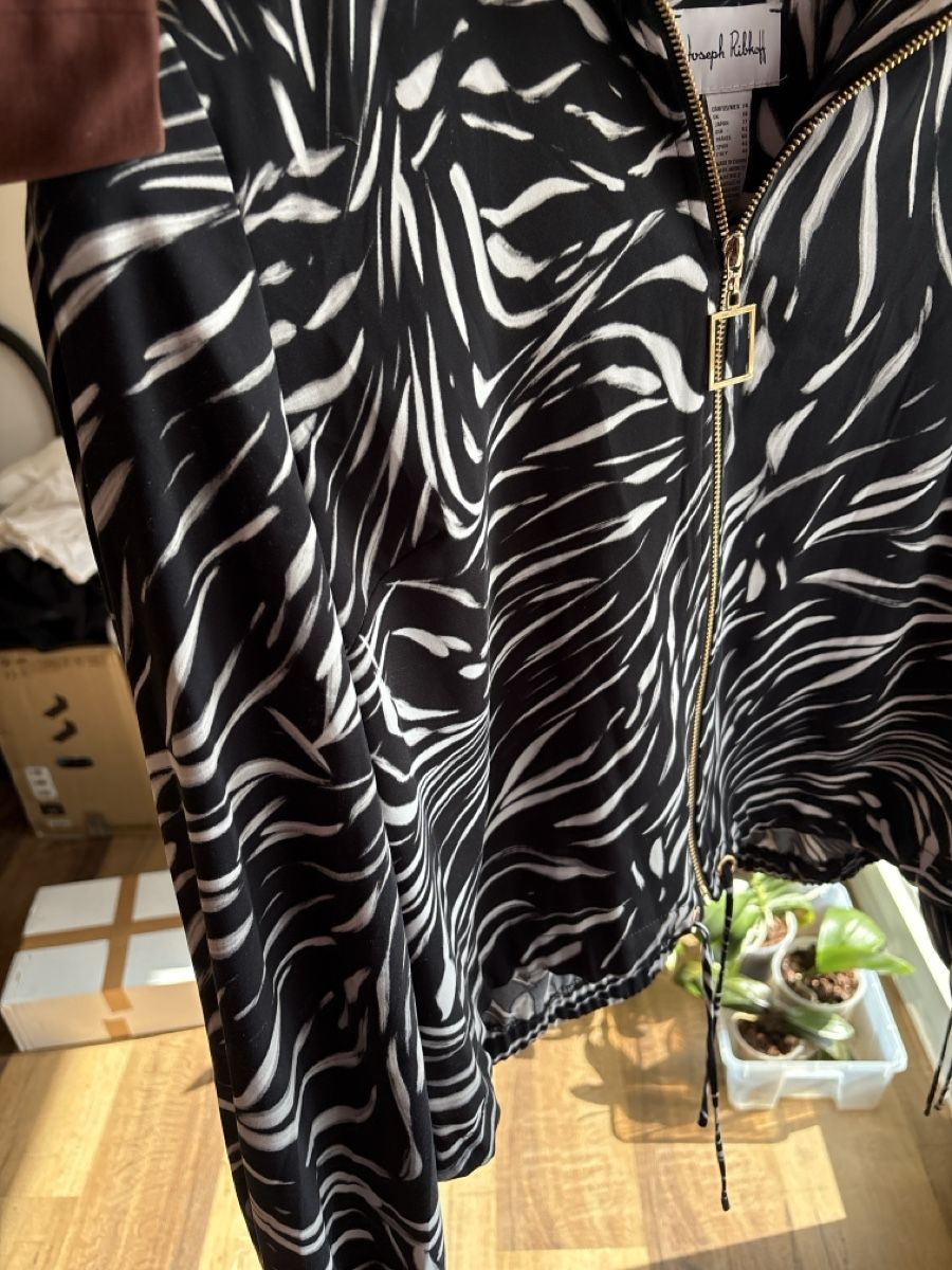 Camicette: Joseph Ribkoff Bluse – Usato da Bern venduto da LoveVintageY2K 3