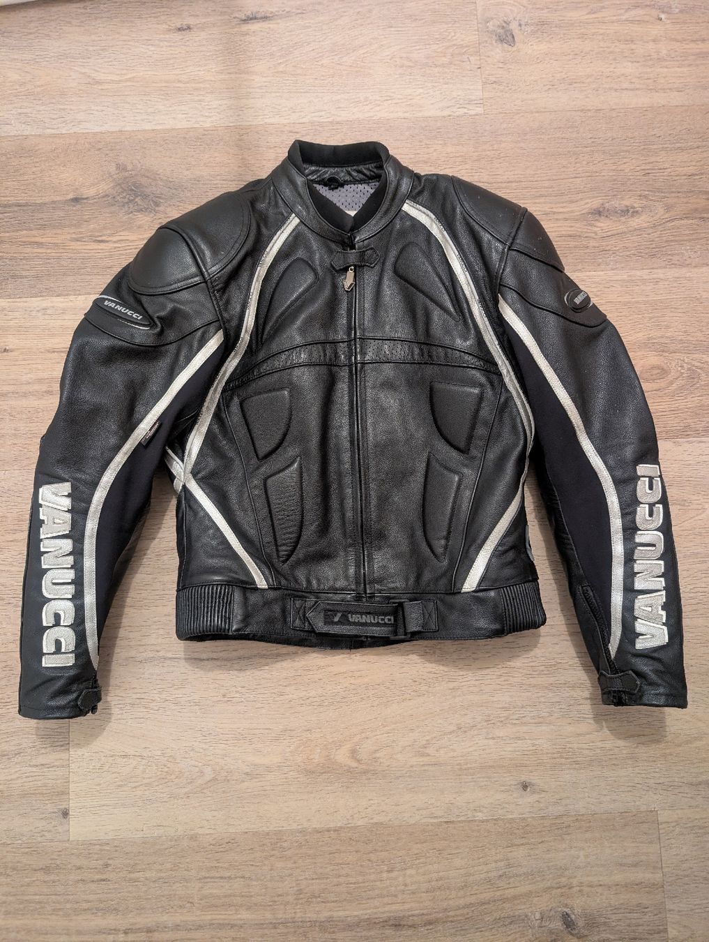 Lotti di vestiti: Motorrad Lederkluft Schutzkleidung  – Usato da Hünenberg See venduto da Klaus91 3