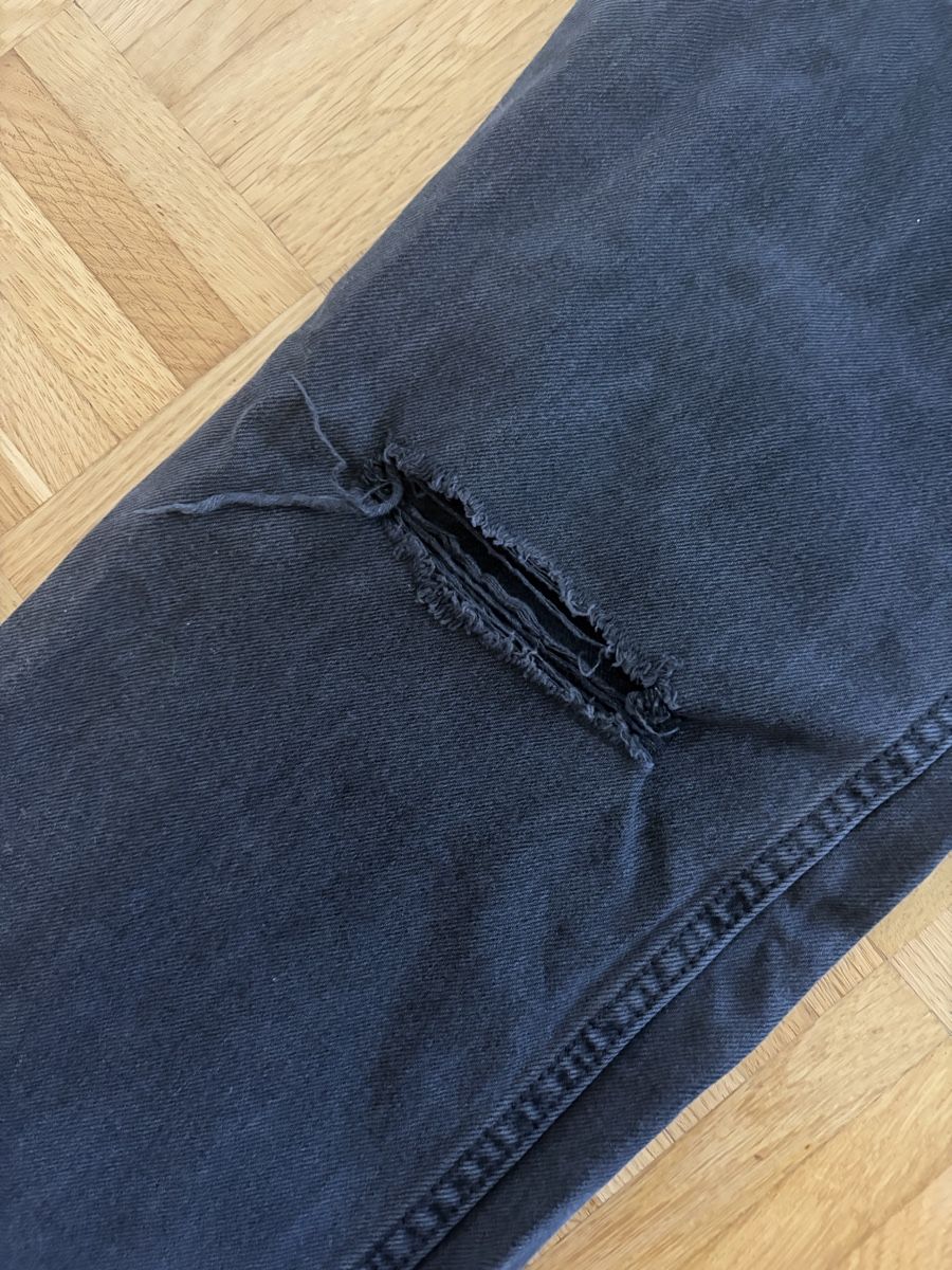 H&M Pantaloni: Schwarze Jungs Hose – Usato da Fehraltorf venduto da van_dw58 1