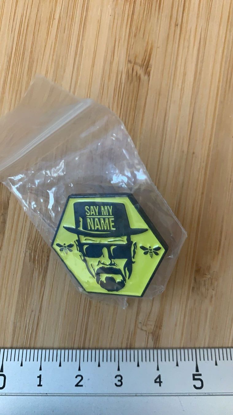 Tutti i DVDs: Breaking Bad Back Pin – Nuovo e nell'imballaggio originale da Gebenstorf venduto da RetroFuture 3