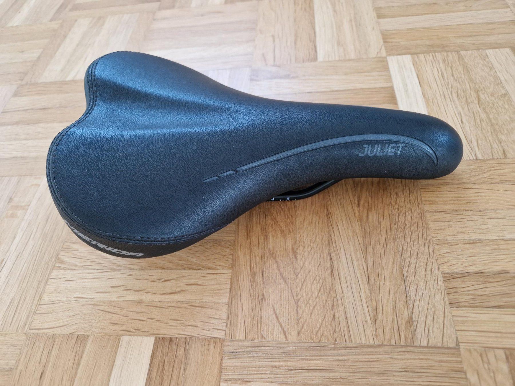 Selle & Accessori: Sattel Merida NEU schwarz – Nuovo (secondo la descrizione) da Zürich venduto da yro_qvz7 1