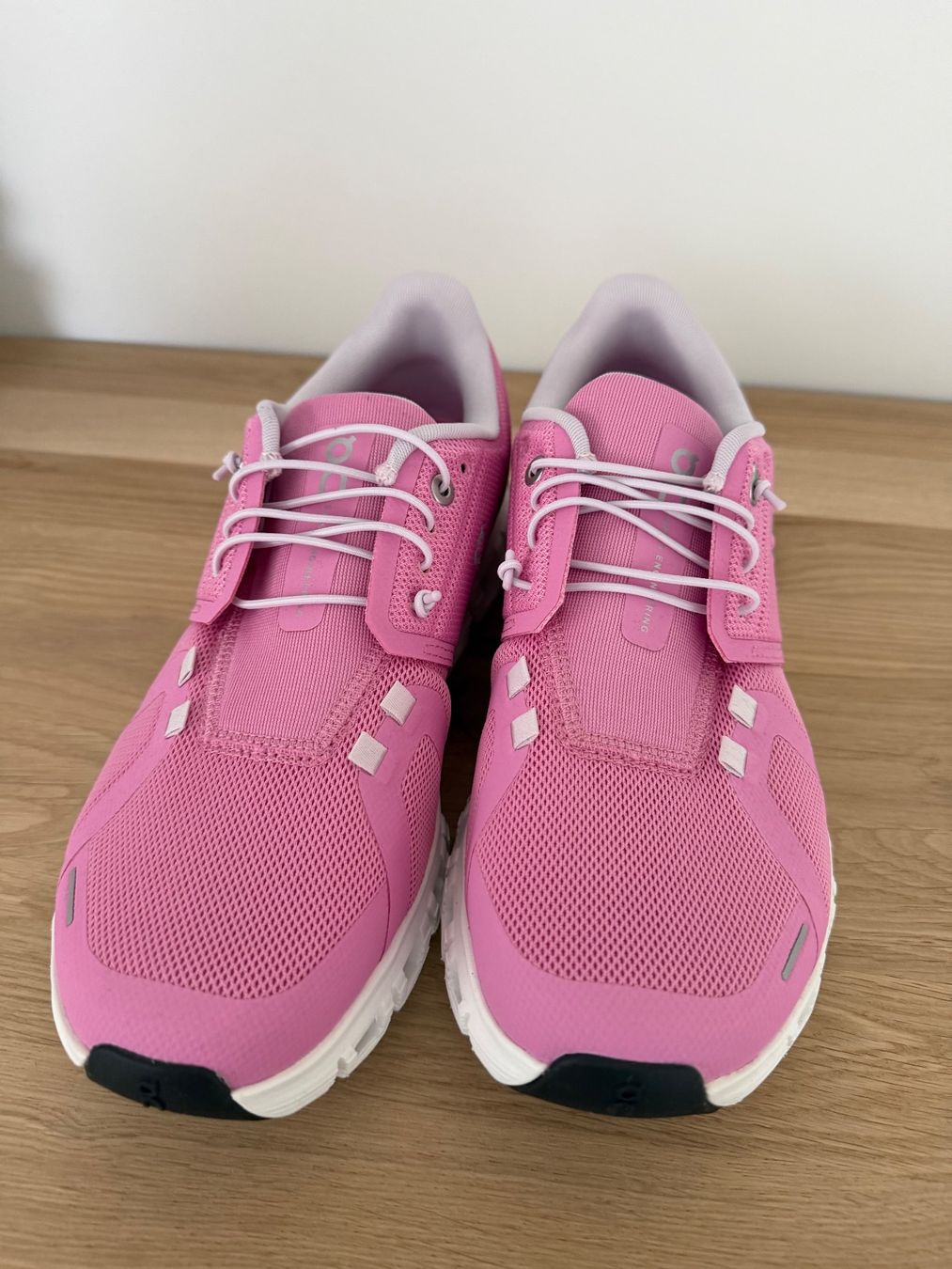 Scarpe da donna: ON Cloud 6 – Nuovo (secondo la descrizione) da Hombrechtikon venduto da Corkel65