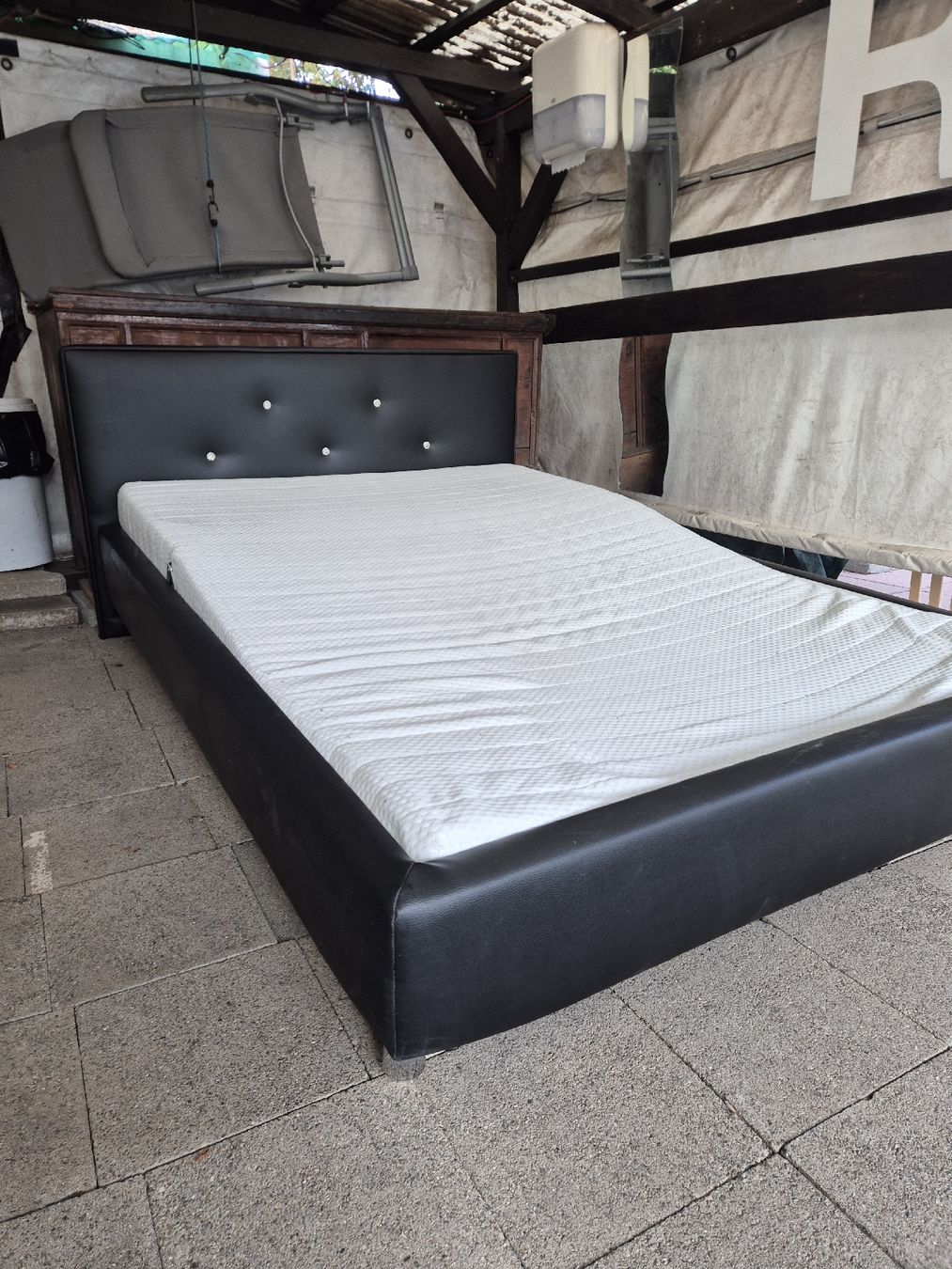 Letti: Bett mit rost und mattratze – Usato da kloten venduto da eismeister33 1