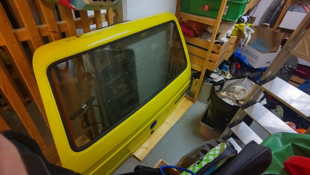 VW T3 Heckklappe Gelb mit Scheibe, defekt! 2