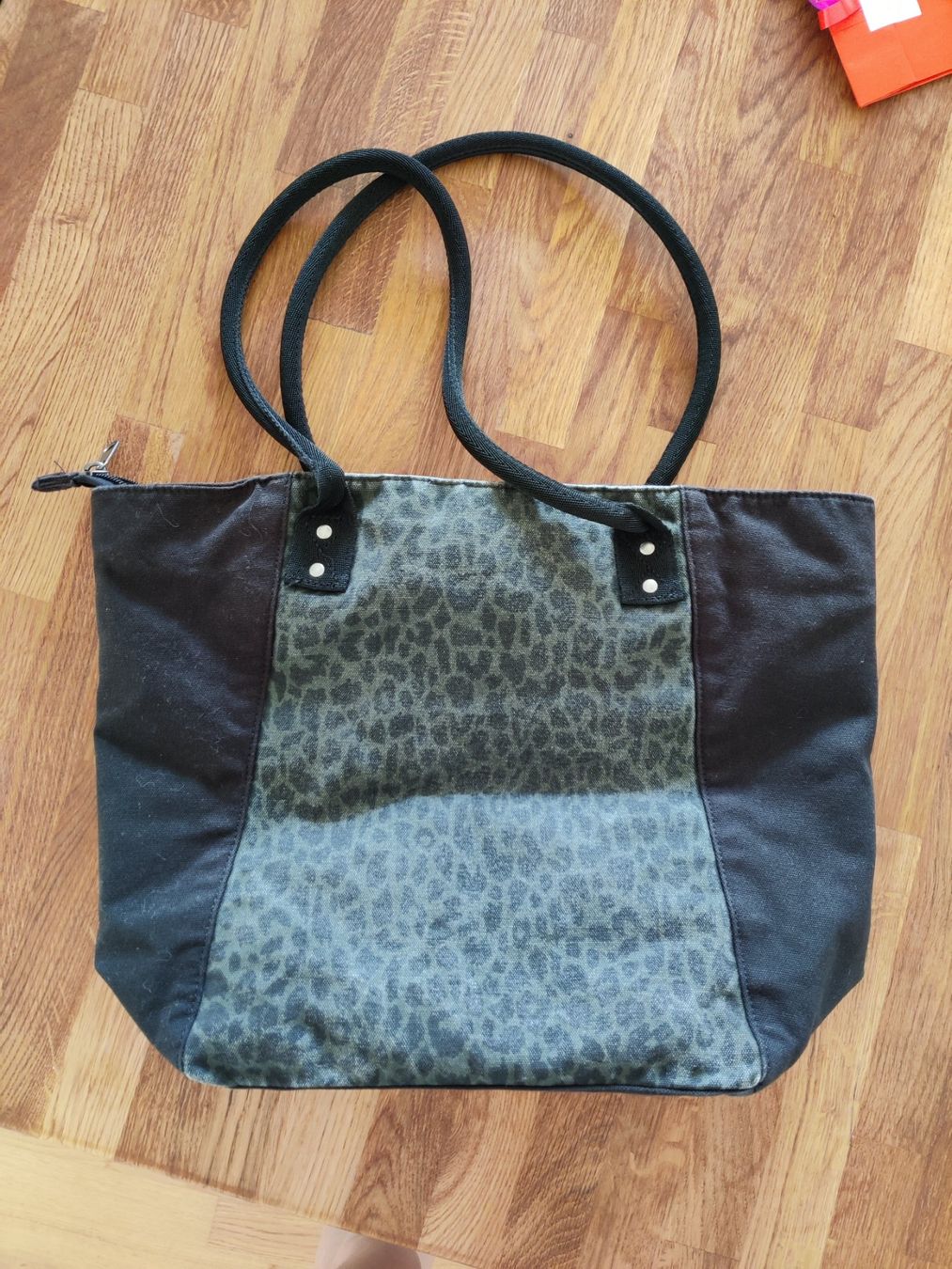 Dakine Borse: Dakine Wildside Schultertasche – Usato da Schönenwerd venduto da sal_75dx 1