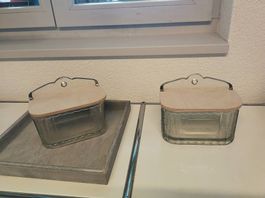 Antike Vorratsgläser mit Holzdeckel