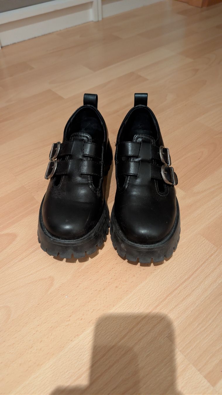 Damenschuhe: Schuhe Gr.37 – Gebraucht aus Birrwil von dan_jdw7