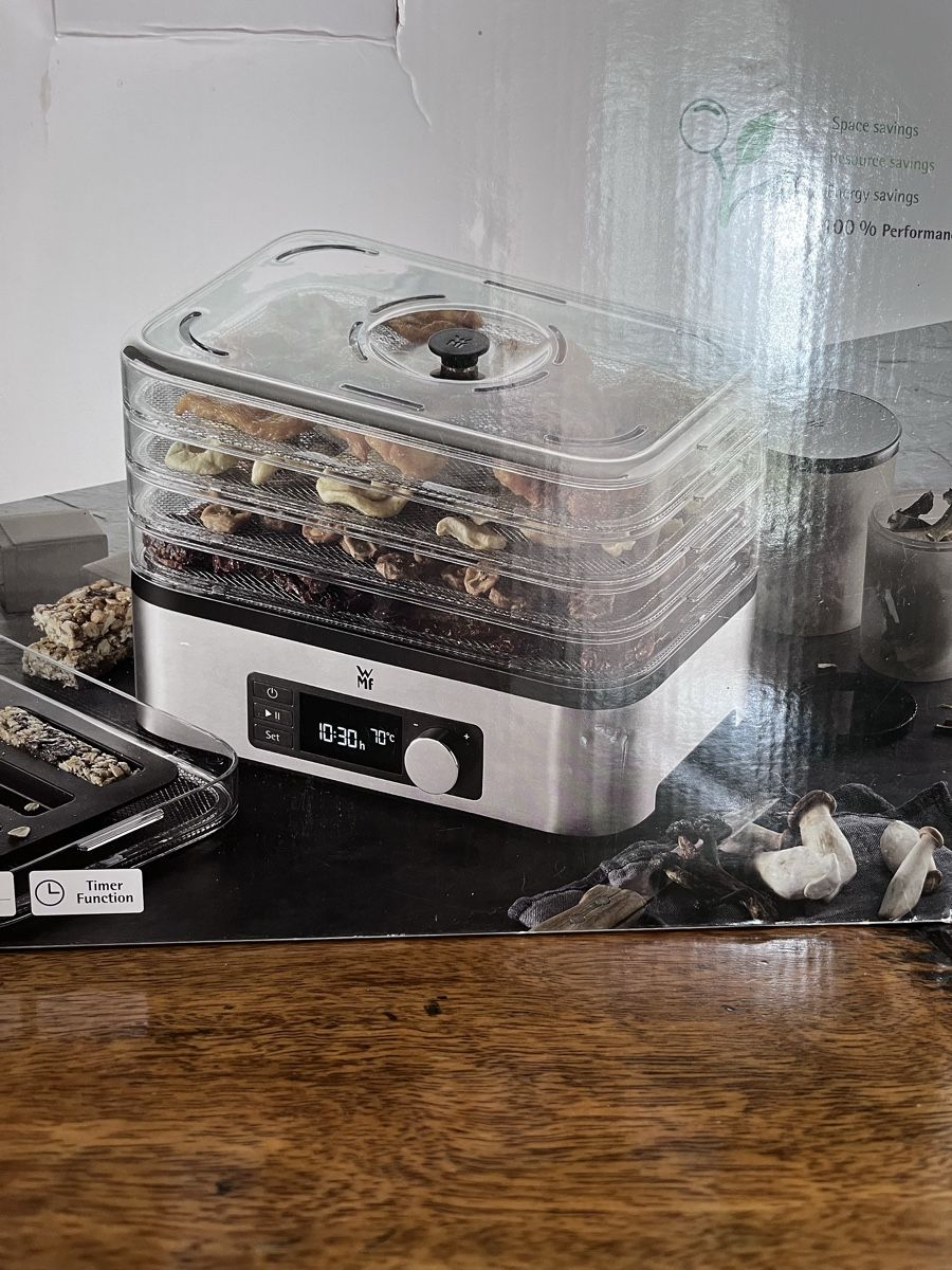 WMF Elettrodomestici da cucina: WMF KITCHENminis Dehydrator Snack to go new – Usato da Zürich venduto da fil_8y7r 3