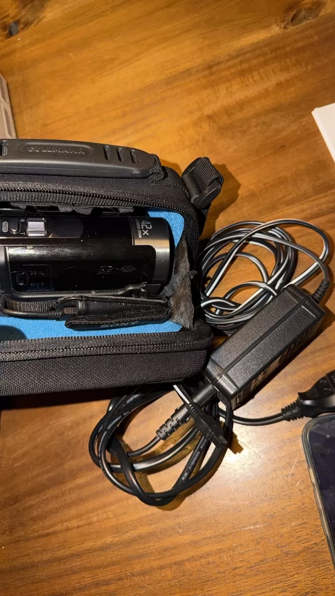Sony Videocamere: Videokamera – Usato da Basel venduto da Caveli