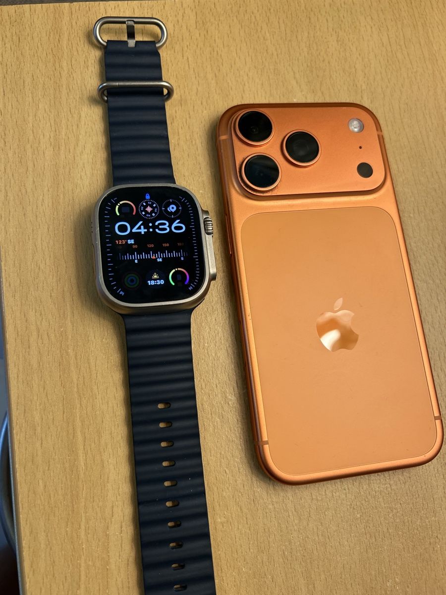 Apple Portables: IPhone 17Pro  256 GB + Apple Watch Ultra 2 – D'occasion à Oberweningen par Atlasbern 1