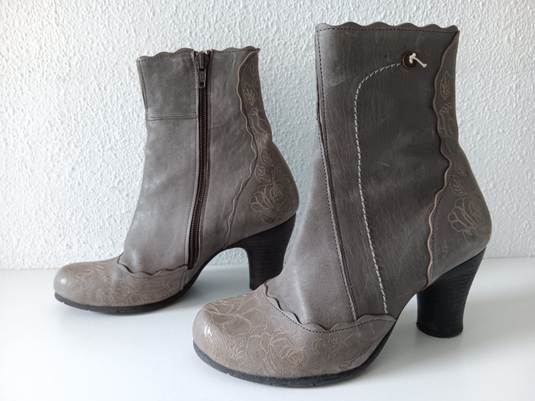 Scarpe da donna: GOLD BUTTON Bottines / Stiefeletten pointure / Nummer 35 – Usato da Cossonay-ville venduto da Super-Price-Quality 2